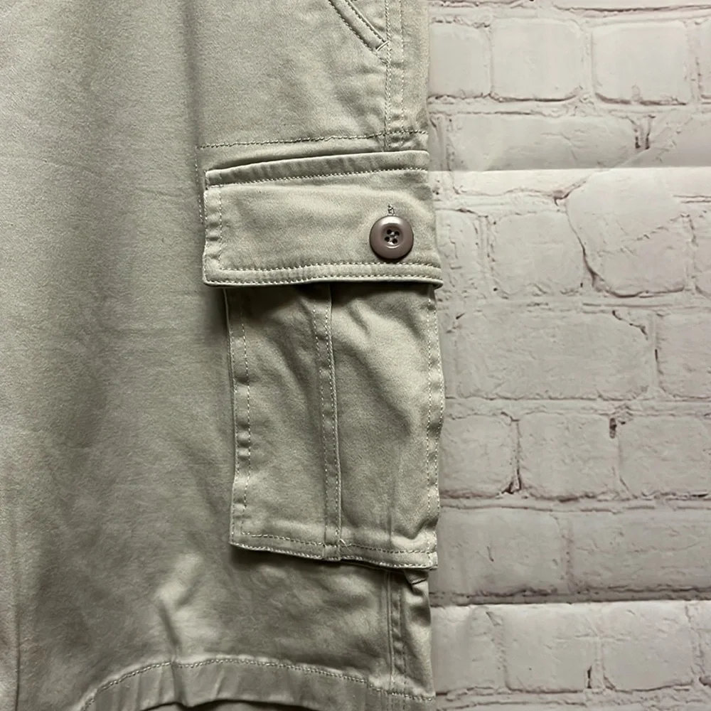 Wantdo Stone Color Shorts - Picture 2 of 9